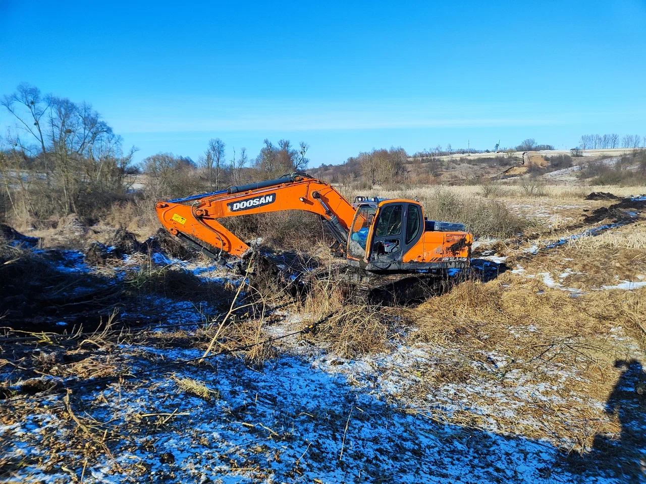 Эвакуация экскаватора, трактора из болота