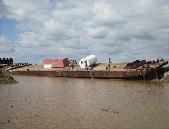 Снятие судна с мели или с берега